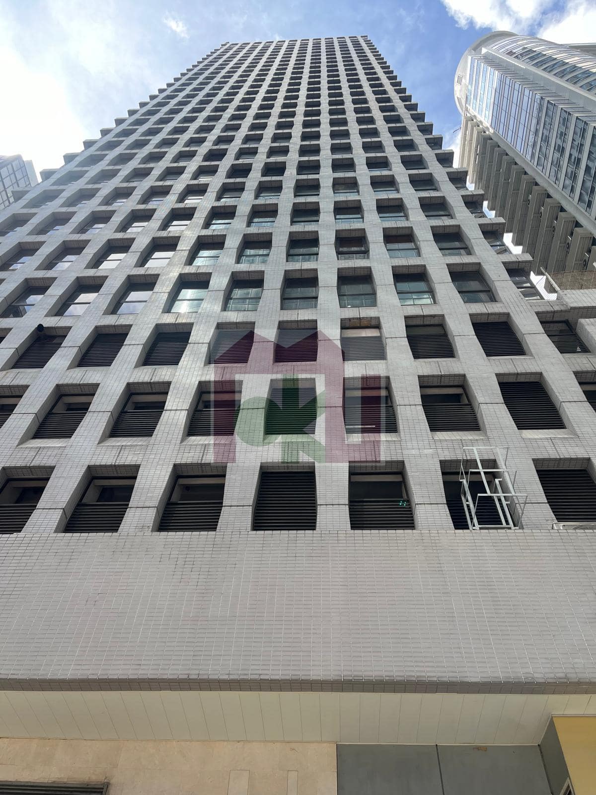 海外信託銀行大廈, 灣仔